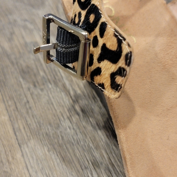 Textured leopard print strappy sandals - Picture 3 of 6